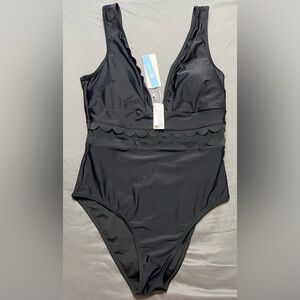 Cupshe sexy one piece. Brand new with tags. Cute scalloped detail!